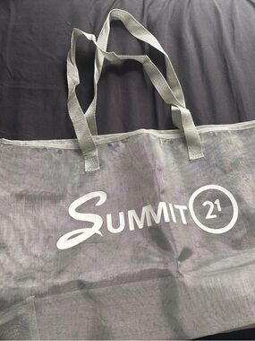 Summit 21 tote mesh bag